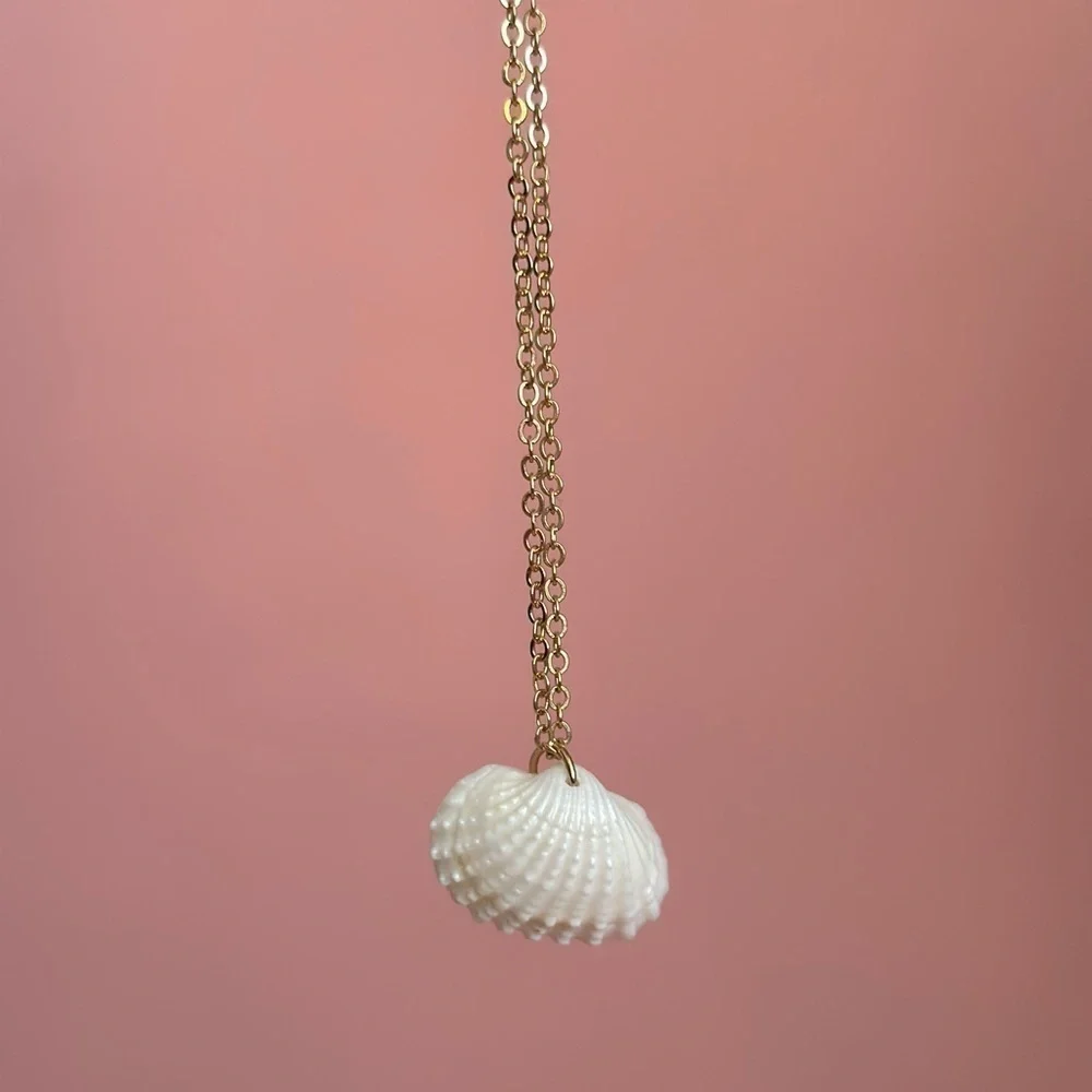 White Shell Faux Gold Necklace - Picture 3 of 4